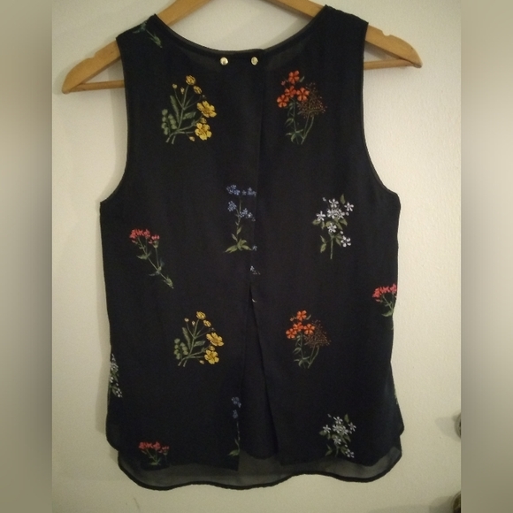 H&M Top - Picture 1 of 8